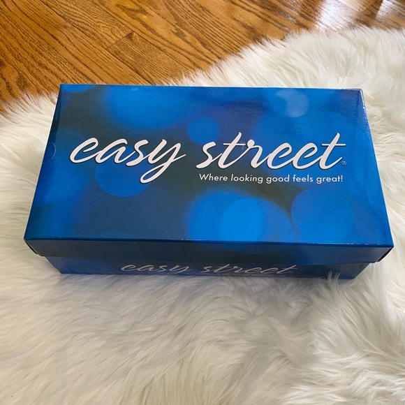 Easy Street Women Passion Dress Pump Black Patent - Picture 8 of 8